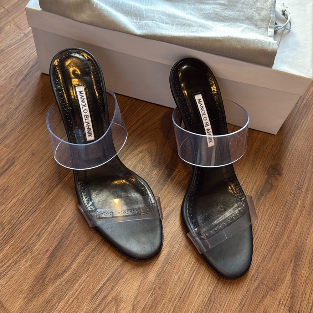 Manolo Blanhnik heels